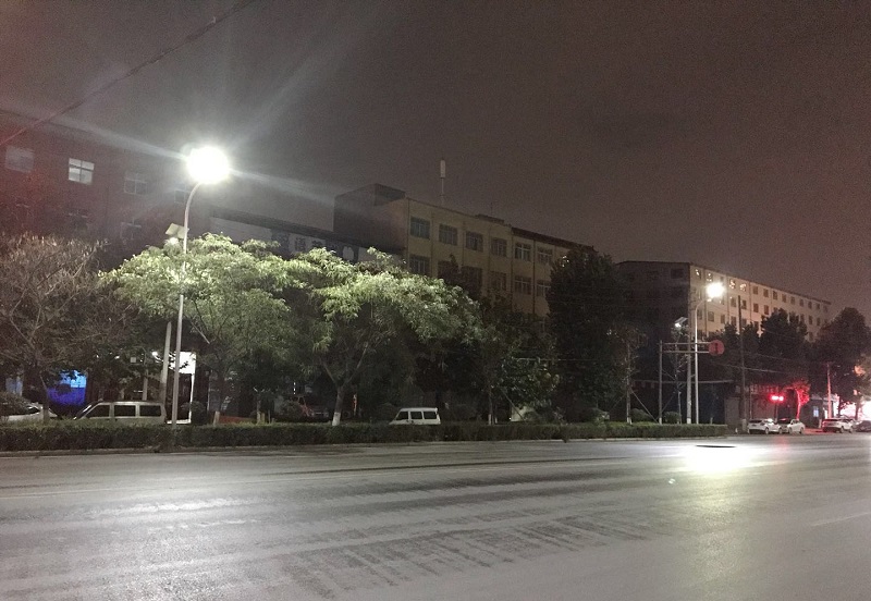 太陽能路燈廠家分享農(nóng)村照明解決方案